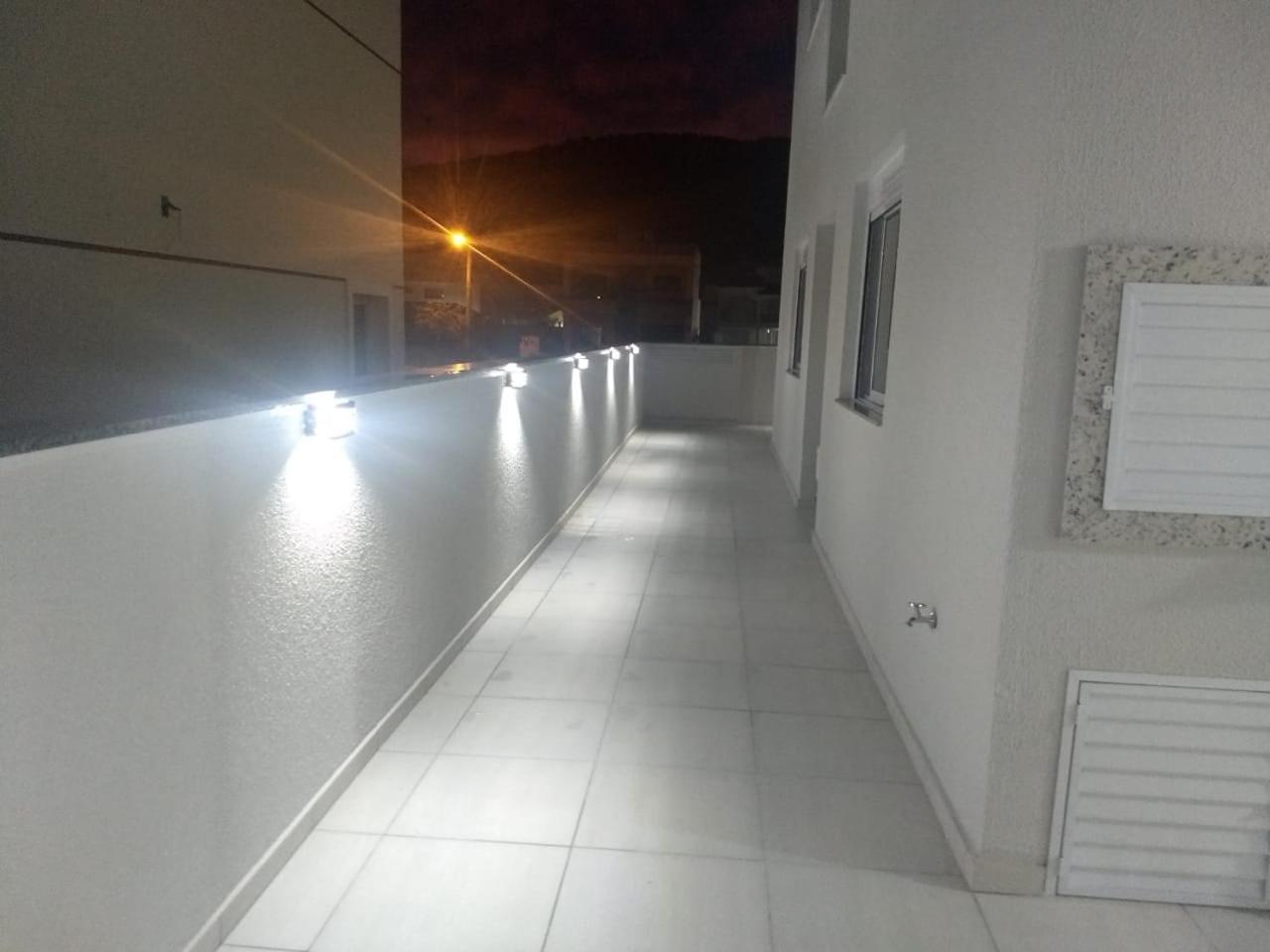 Apto novo há 250 mts da praia Apartamento Governador Celso Ramos Exterior foto